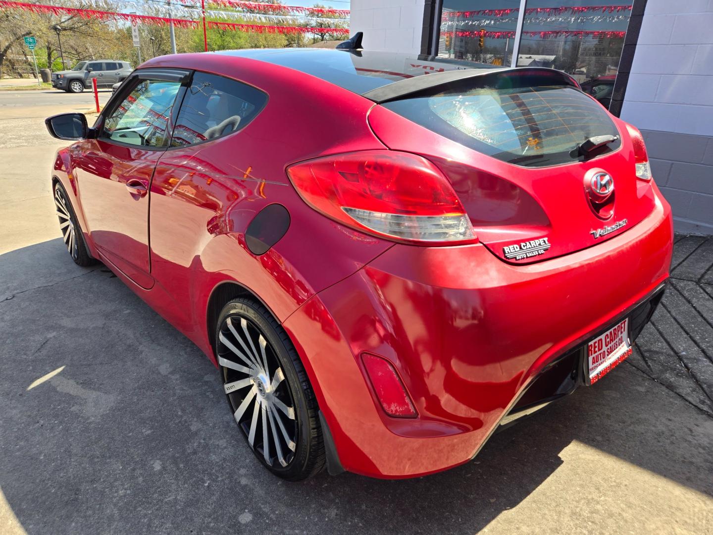 2012 Red Hyundai Veloster (KMHTC6AD2CU) with an 1.6L I4 F DOHC 16V engine, Automatic transmission, located at 503 West Court, Seguin, TX, 78155, (830) 379-3373, 29.568621, -97.969803 - Photo#3